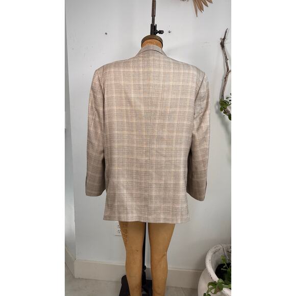 Tiglio Luxe Wool Silk Blazer | Beige Plaid Sport Coat for Men | Italian Tailored - Picture 6 of 10